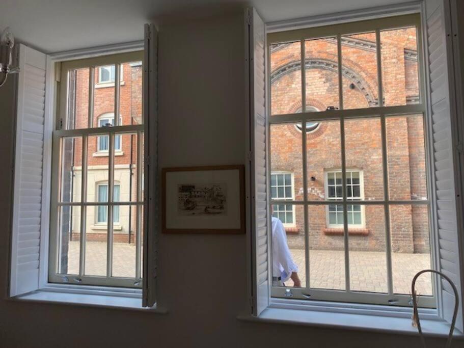Unrivalled Location - Five Star - Worcester Apartment 外观 照片